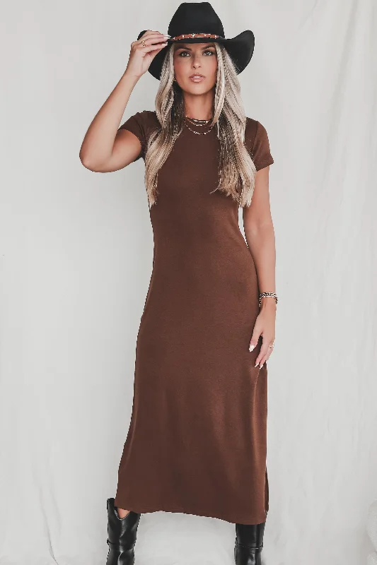 An Every Weekend Look Short Sleeve Maxi Dress Stylish A-Line Maxi Dress