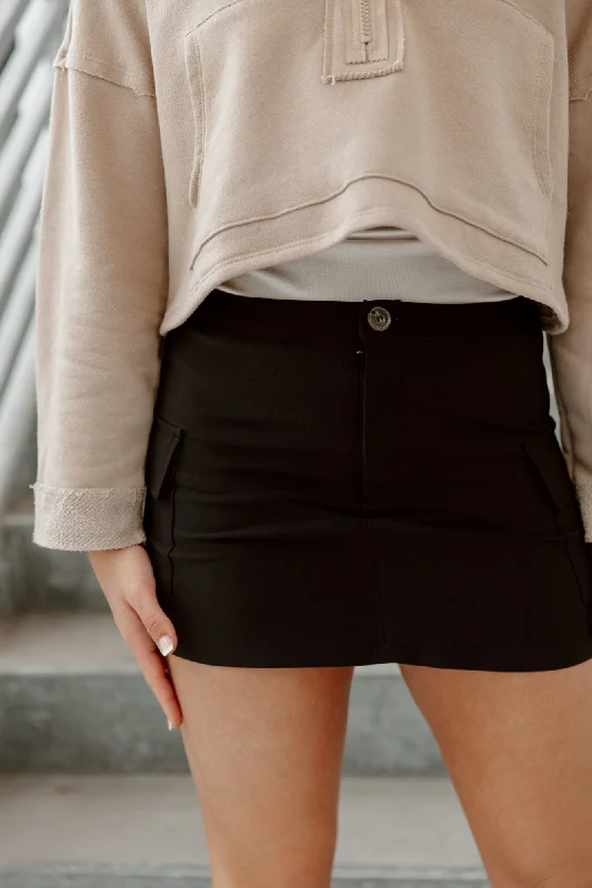 CARGO COMFORT SKORT IN BLACK leather skirt modern